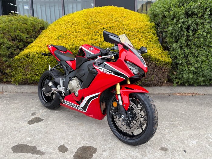 2017 Honda CBR1000RR (FIREBLADE) Red