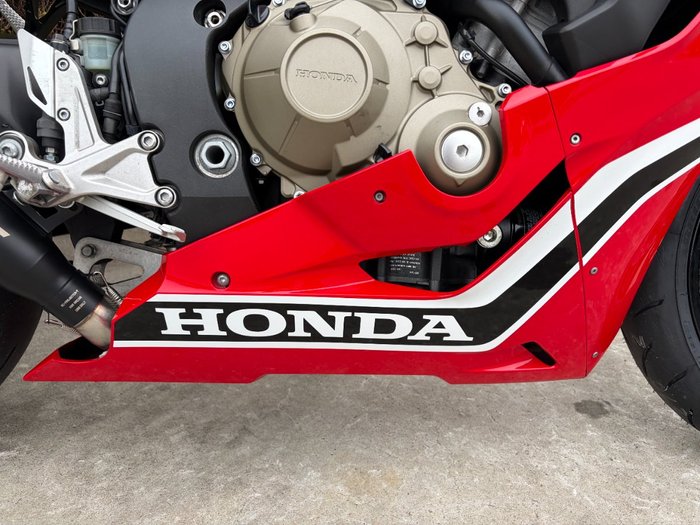 2017 Honda CBR1000RR (FIREBLADE) Red