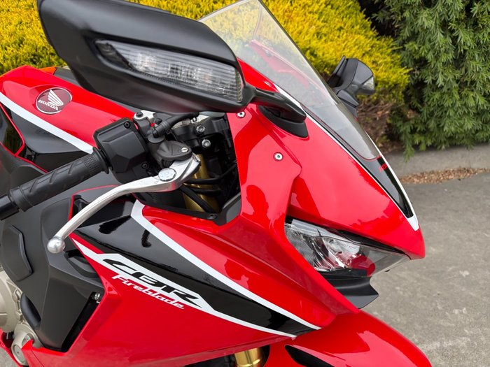 2017 Honda CBR1000RR (FIREBLADE) Red