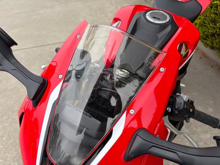 2017 Honda CBR1000RR (FIREBLADE) Red