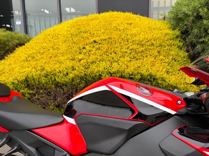 2017 Honda CBR1000RR (FIREBLADE) Red