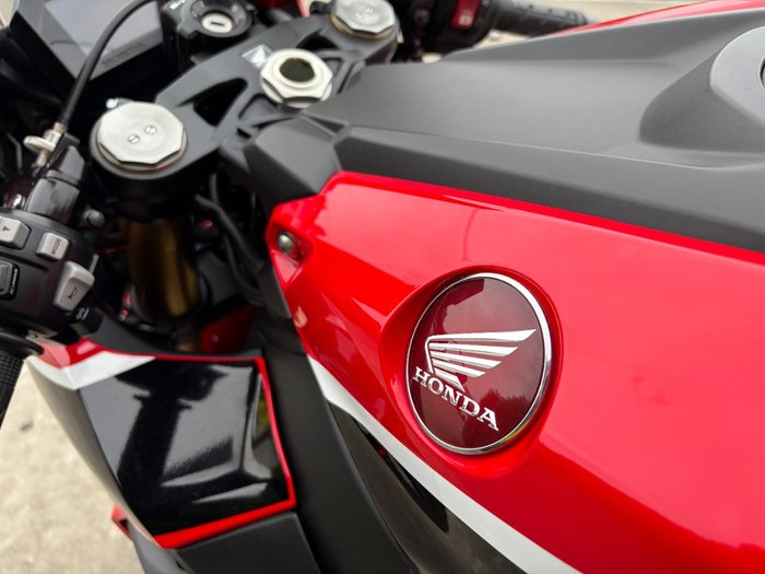 2017 Honda CBR1000RR (FIREBLADE) Red