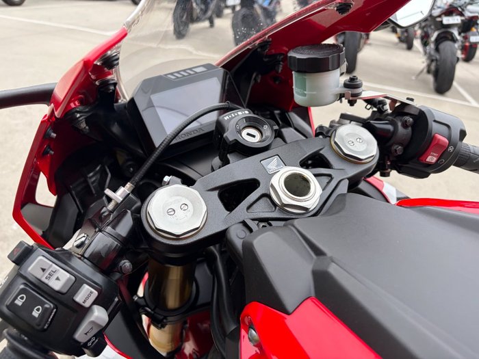 2017 Honda CBR1000RR (FIREBLADE) Red