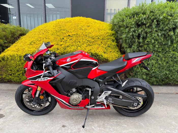 2017 Honda CBR1000RR (FIREBLADE) Red