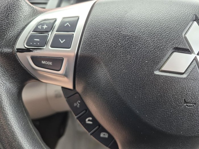 2015 Mitsubishi Triton GLX MN MY15 4X4 Dual Range White