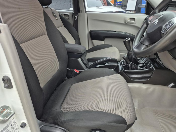 2015 Mitsubishi Triton GLX MN MY15 4X4 Dual Range White