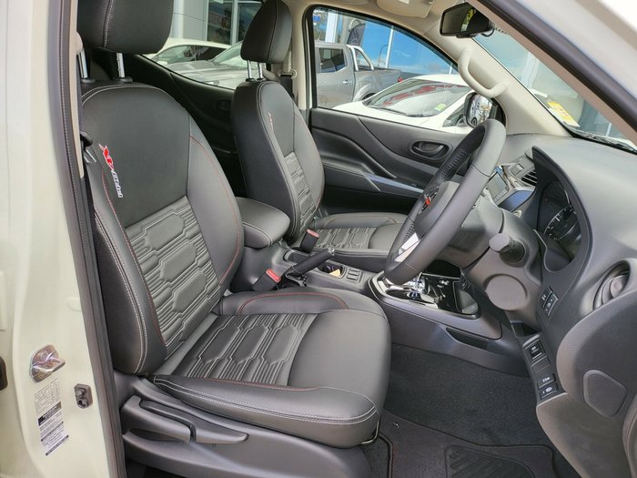 2025 Nissan Navara PRO-4X