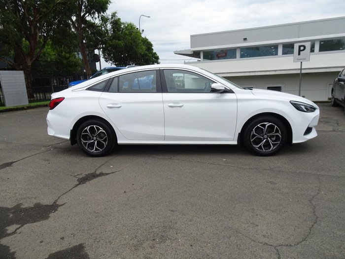 2024 MG MG5 Vibe MY24 Dover White