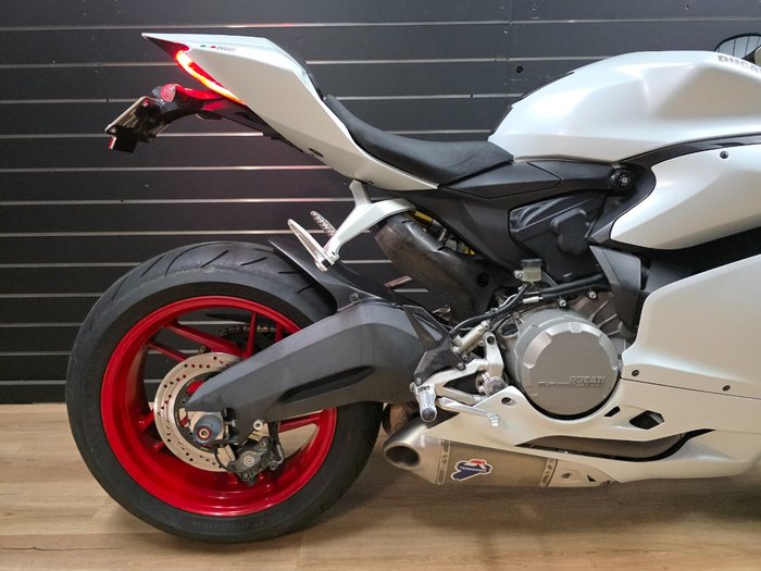 2014 DUCATI 899 PANIGALE White