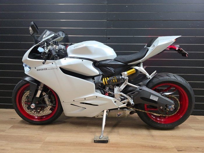 2014 DUCATI 899 PANIGALE White