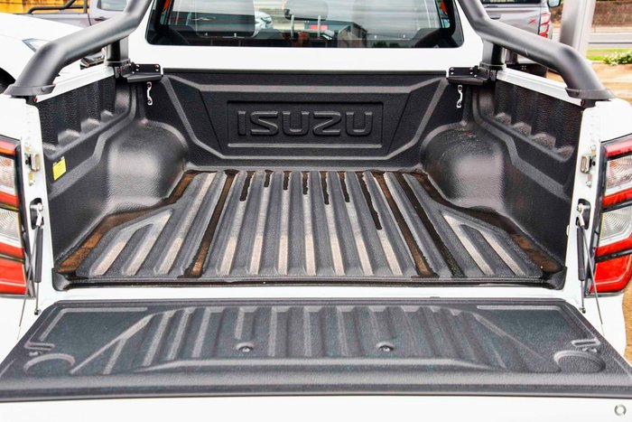 2025 Isuzu D-MAX BLADE