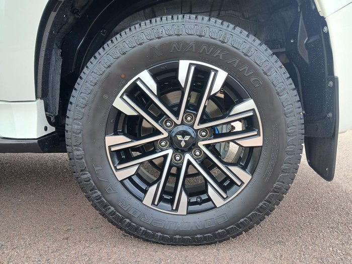 2023 Mitsubishi Pajero Sport GLS