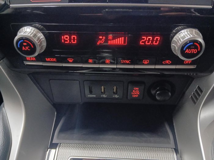 2023 Mitsubishi Pajero Sport GLS