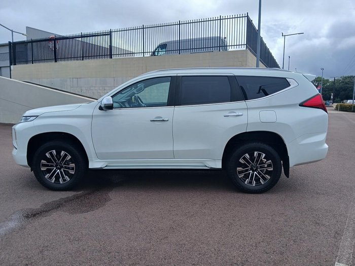 2023 Mitsubishi Pajero Sport GLS