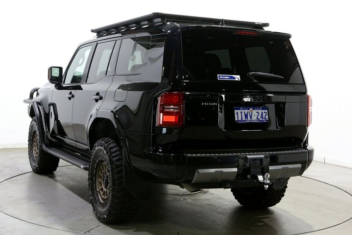 2025 Toyota Landcruiser Prado VX