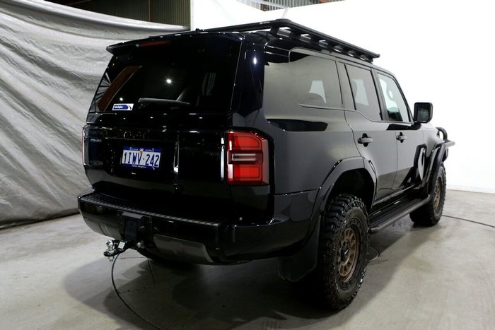 2025 Toyota Landcruiser Prado VX