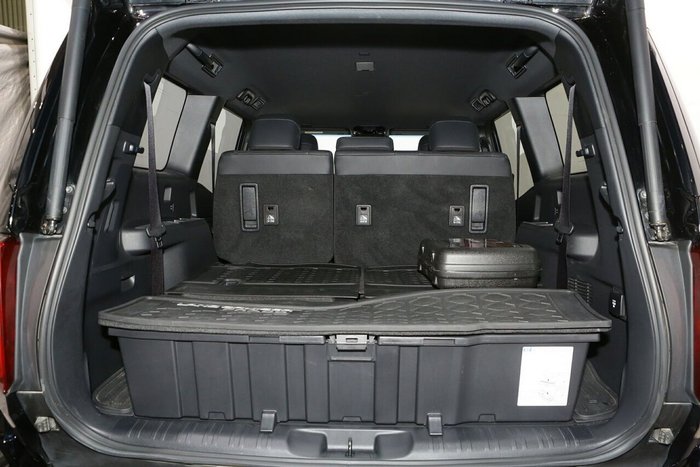 2025 Toyota Landcruiser Prado VX