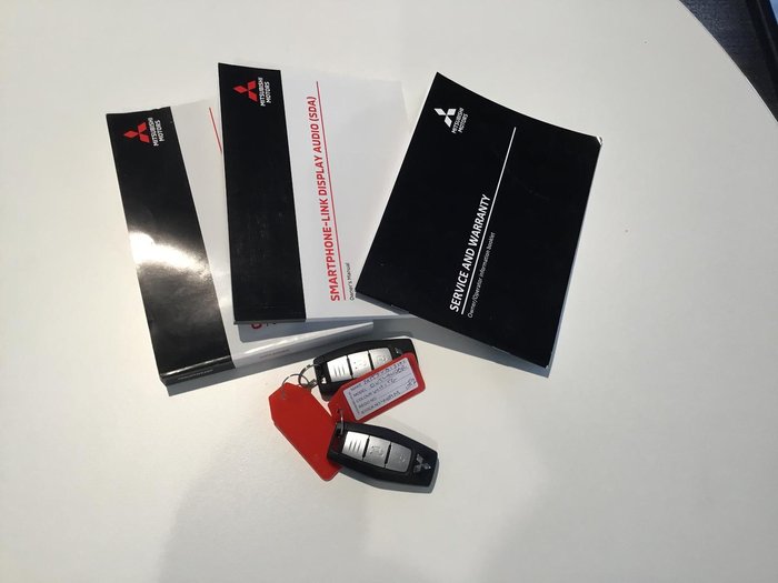 2023 Mitsubishi Outlander LS