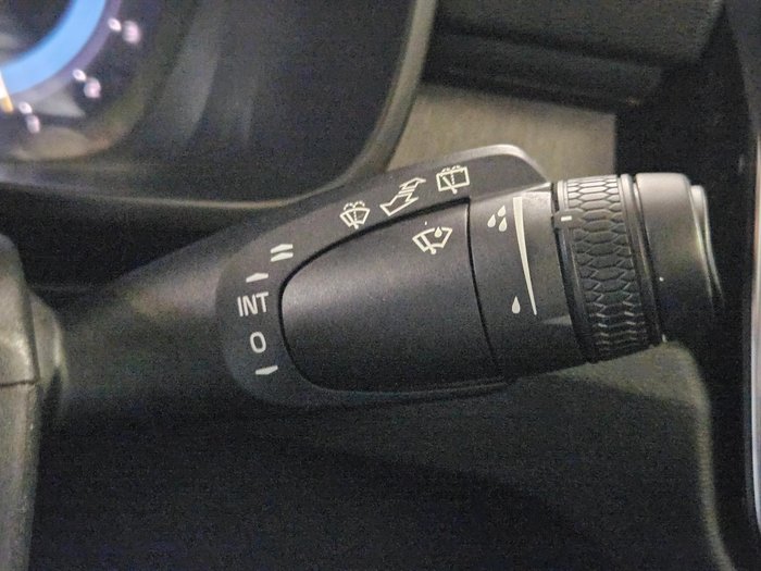 2023 Volvo XC40 Ultimate B5 Dark