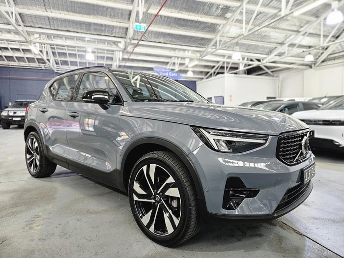 2023 Volvo XC40
