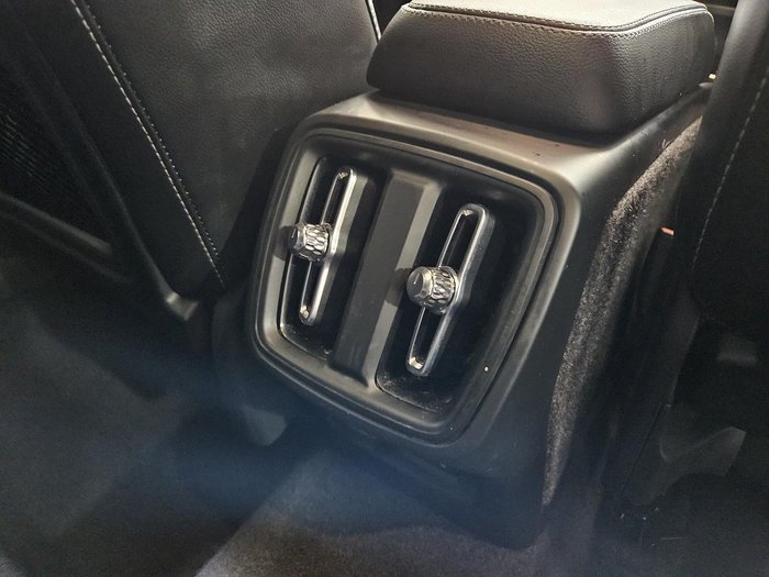 2023 Volvo XC40 Ultimate B5 Dark