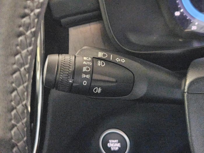 2023 Volvo XC40 Ultimate B5 Dark