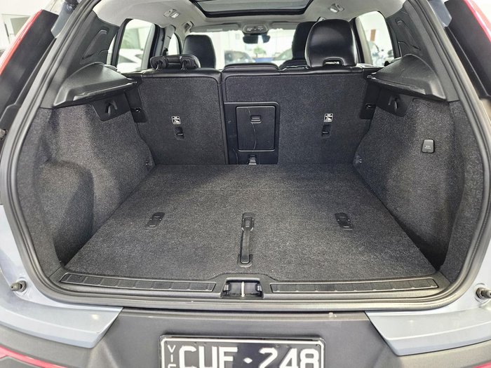 2023 Volvo XC40 Ultimate B5 Dark