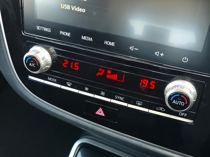 2021 Mitsubishi Outlander ES