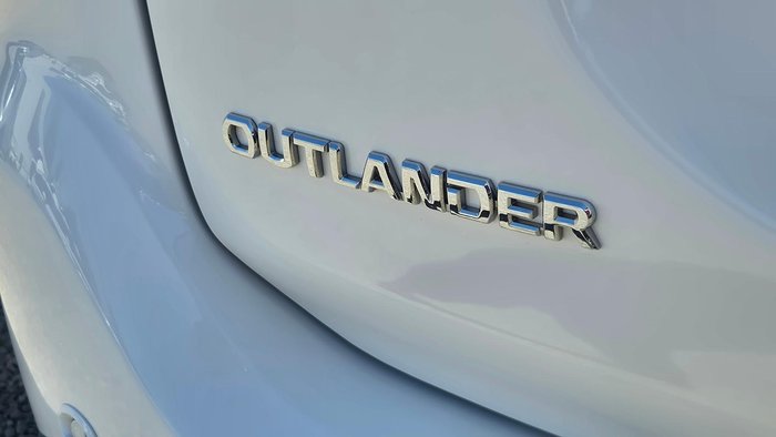 2021 Mitsubishi Outlander ES