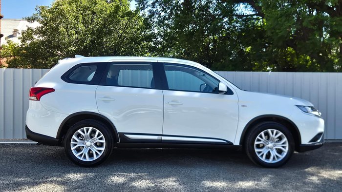 2021 Mitsubishi Outlander ES