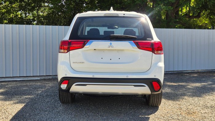 2021 Mitsubishi Outlander ES