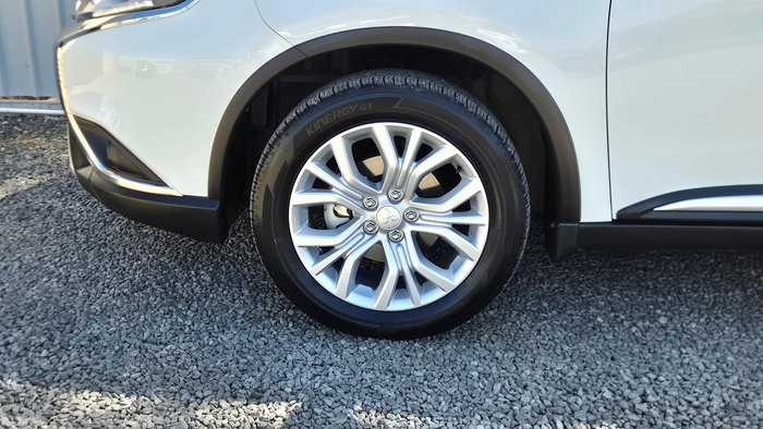 2021 Mitsubishi Outlander ES