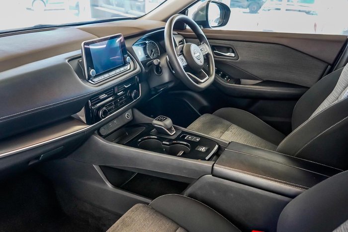 2024 Nissan X-TRAIL ST