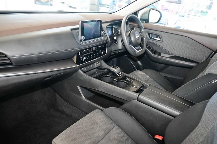 2024 Nissan X-TRAIL ST