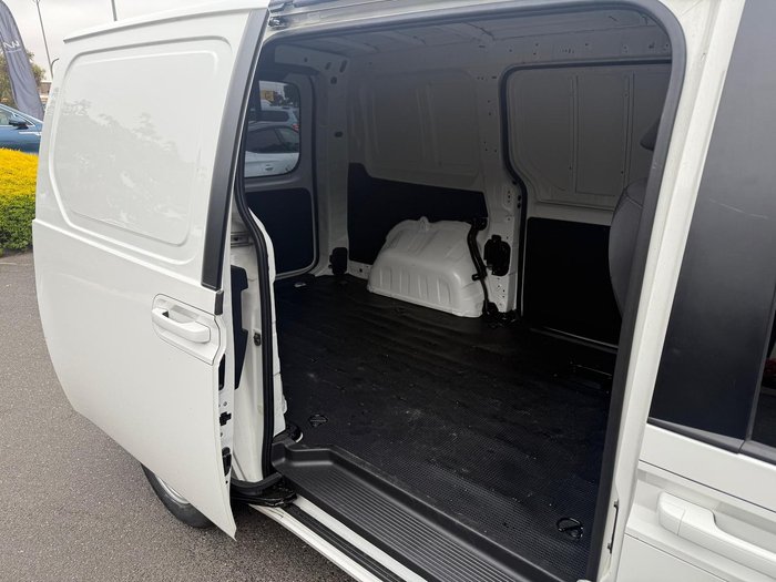 2023 Hyundai STARIA LOAD