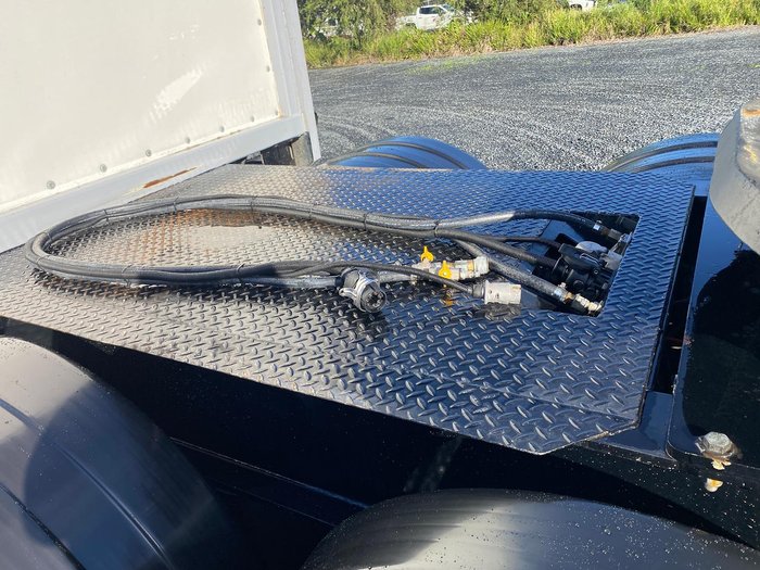 2017 Barker Drop Deck Mezz