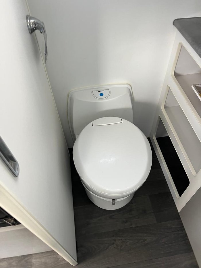 2019 Regent Discoverer 17'