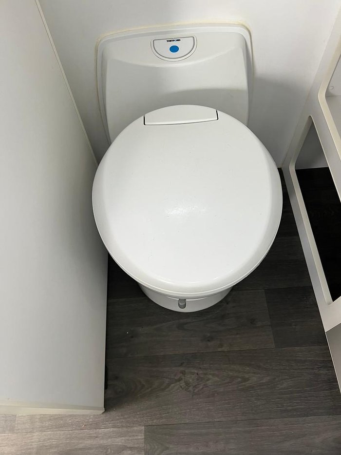 2019 Regent Discoverer 17'