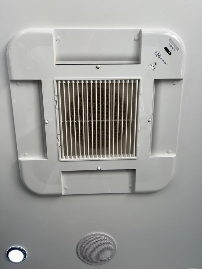 2019 Regent Discoverer 17'