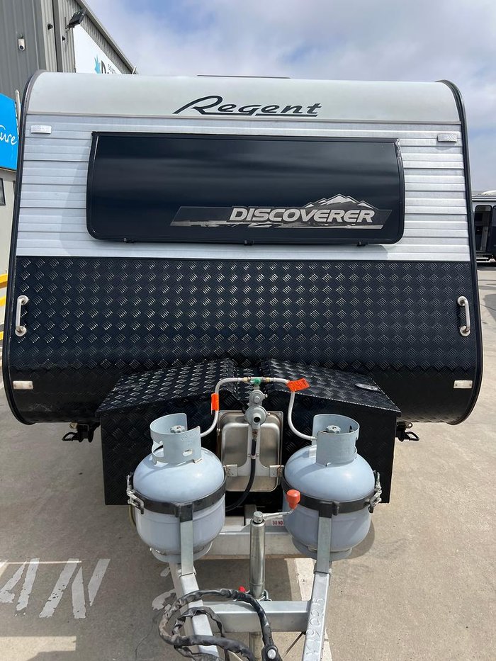 2019 Regent Discoverer 17'