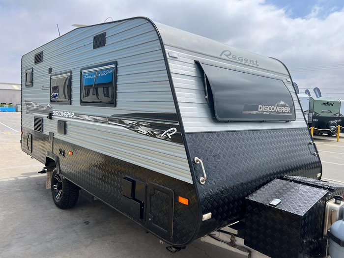 2019 Regent Discoverer 17'