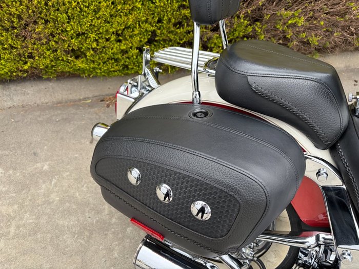 2011 HARLEY-DAVIDSON FLSTN SOFTAIL DELUXE RED/WHITE