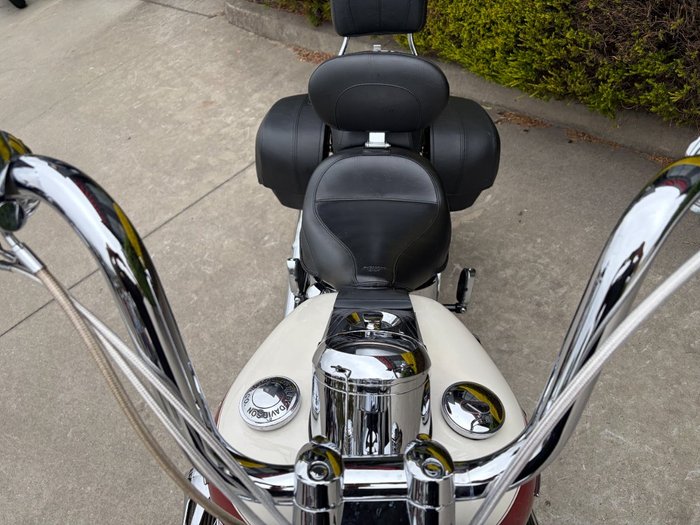 2011 HARLEY-DAVIDSON FLSTN SOFTAIL DELUXE RED/WHITE