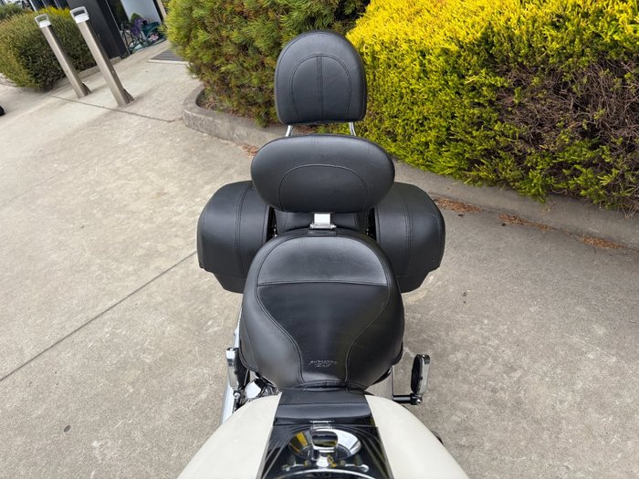 2011 HARLEY-DAVIDSON FLSTN SOFTAIL DELUXE RED/WHITE