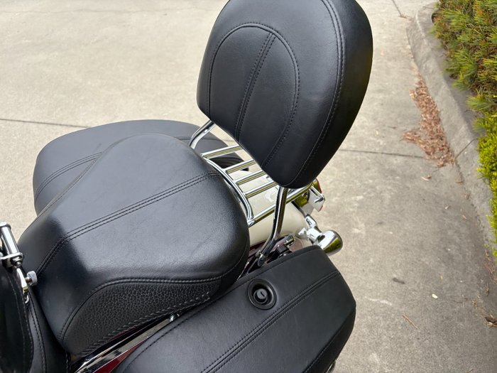 2011 HARLEY-DAVIDSON FLSTN SOFTAIL DELUXE RED/WHITE