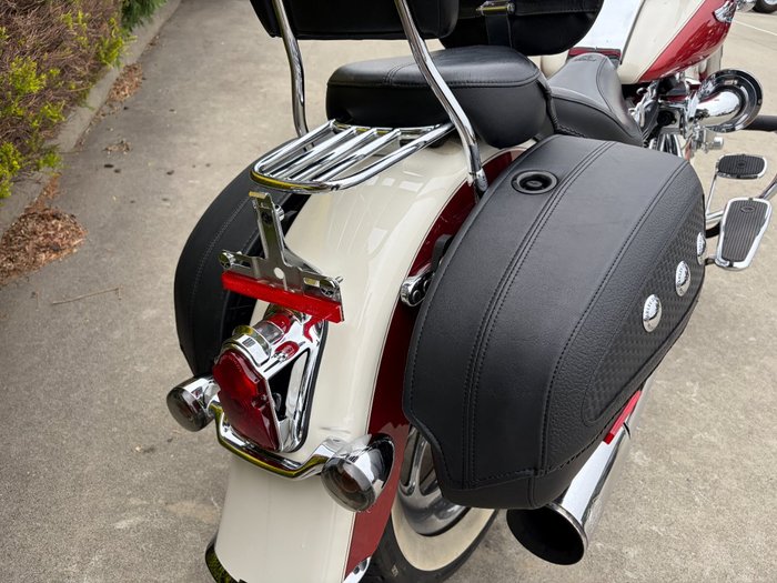 2011 HARLEY-DAVIDSON FLSTN SOFTAIL DELUXE RED/WHITE