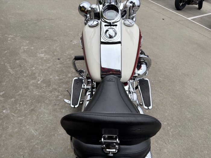 2011 HARLEY-DAVIDSON FLSTN SOFTAIL DELUXE RED/WHITE