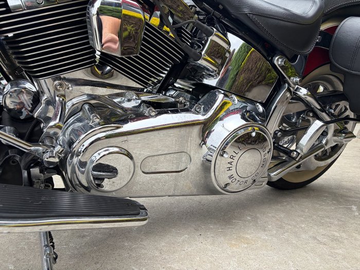 2011 HARLEY-DAVIDSON FLSTN SOFTAIL DELUXE RED/WHITE