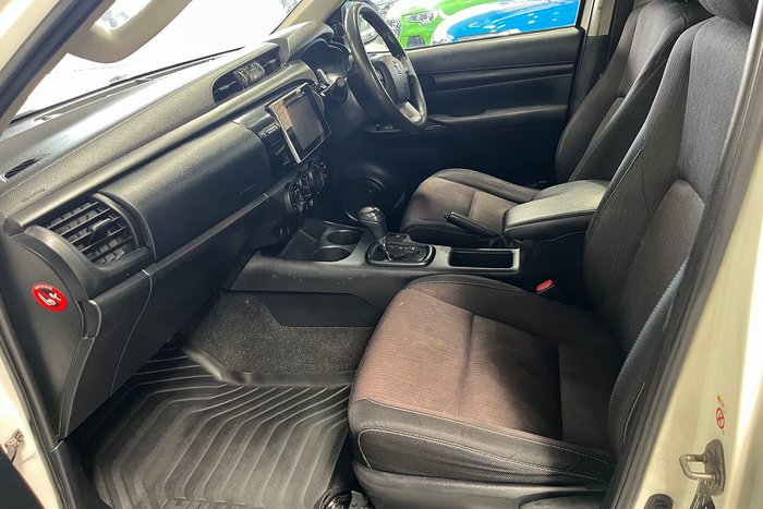 2017 Toyota Hilux SR