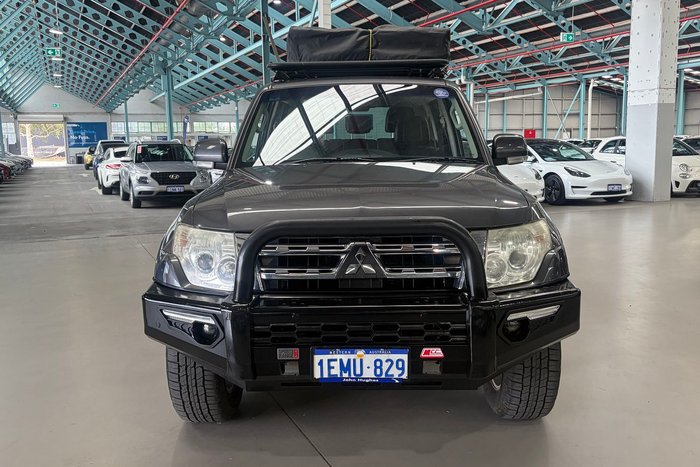 2014 Mitsubishi Pajero VR-X